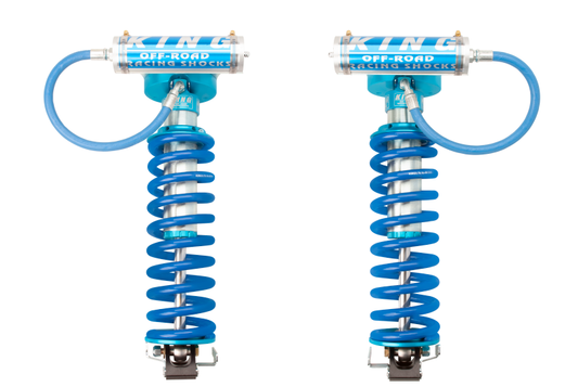 King Shocks 2005年以降フォード F-250/F-350 4WD フロント 2.5インチ（約63.5mm）ダイア リモートリザーバー コイルオーバー コンバージョン（ペア）