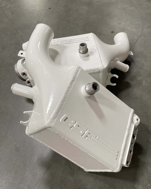 CSF 2014年以降 BMW X5M (F95) / X6M (F96) / XM (G09) チャージエアクーラー - アルパインホワイト