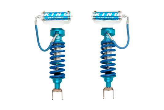 King Shocks 09-18 Ram 1500 4WD フロント 2.5インチ（約63.5mm）径 リモートリザーバー コイルオーバー（ペア）