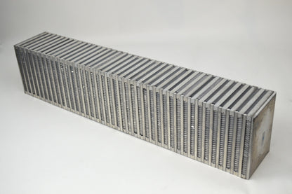 CSF ハイパフォーマンス バー＆プレート インタークーラーコア（垂直フロー） - 27インチ（約686mm）L x 6インチ（約152mm）H x 4.5インチ（約114mm）W