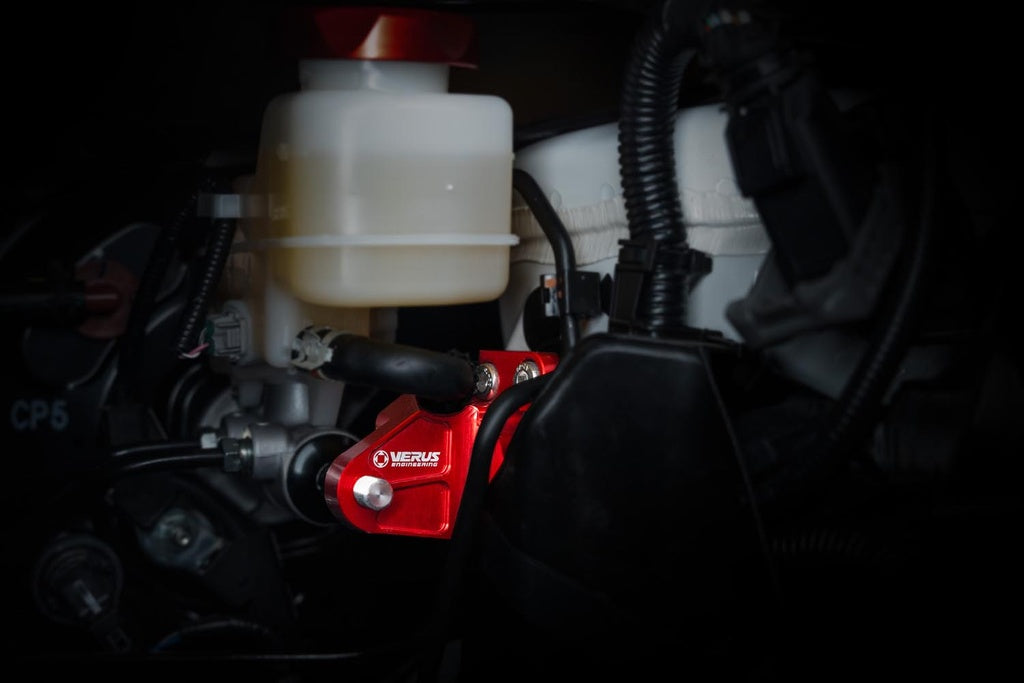 Verus Engineering ブレーキマスターシリンダーブレース | 2023年以降 トヨタ GR カローラ (A0651A)