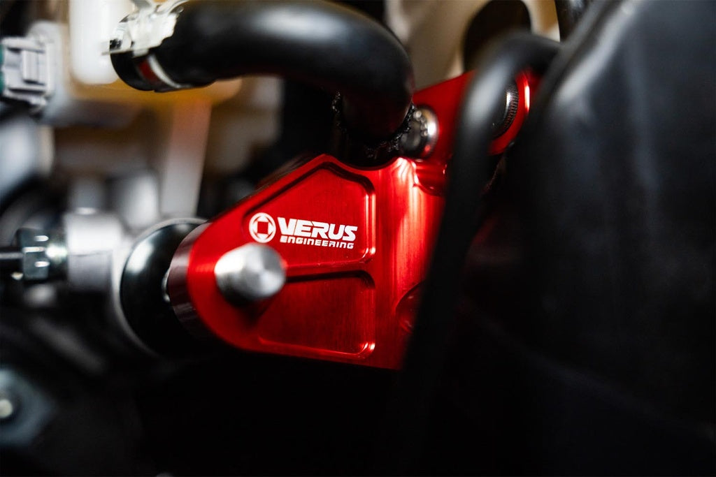 Verus Engineering ブレーキマスターシリンダーブレース | 2023年以降 トヨタ GR カローラ (A0651A)