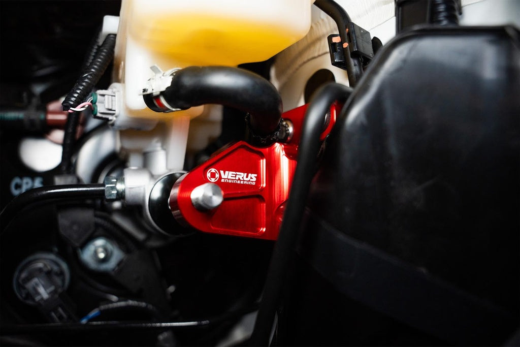 Verus Engineering ブレーキマスターシリンダーブレース | 2023年以降 トヨタ GR カローラ (A0651A)