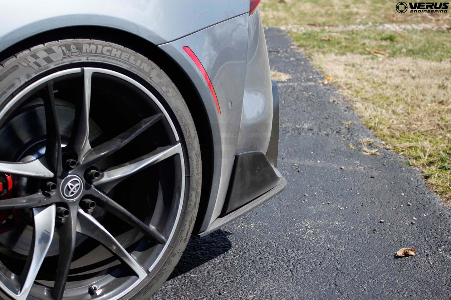 Verus Engineering カーボンポリウィーブ リアスパッツキット | 2020年以降 トヨタ A90 スープラ (A0268A)