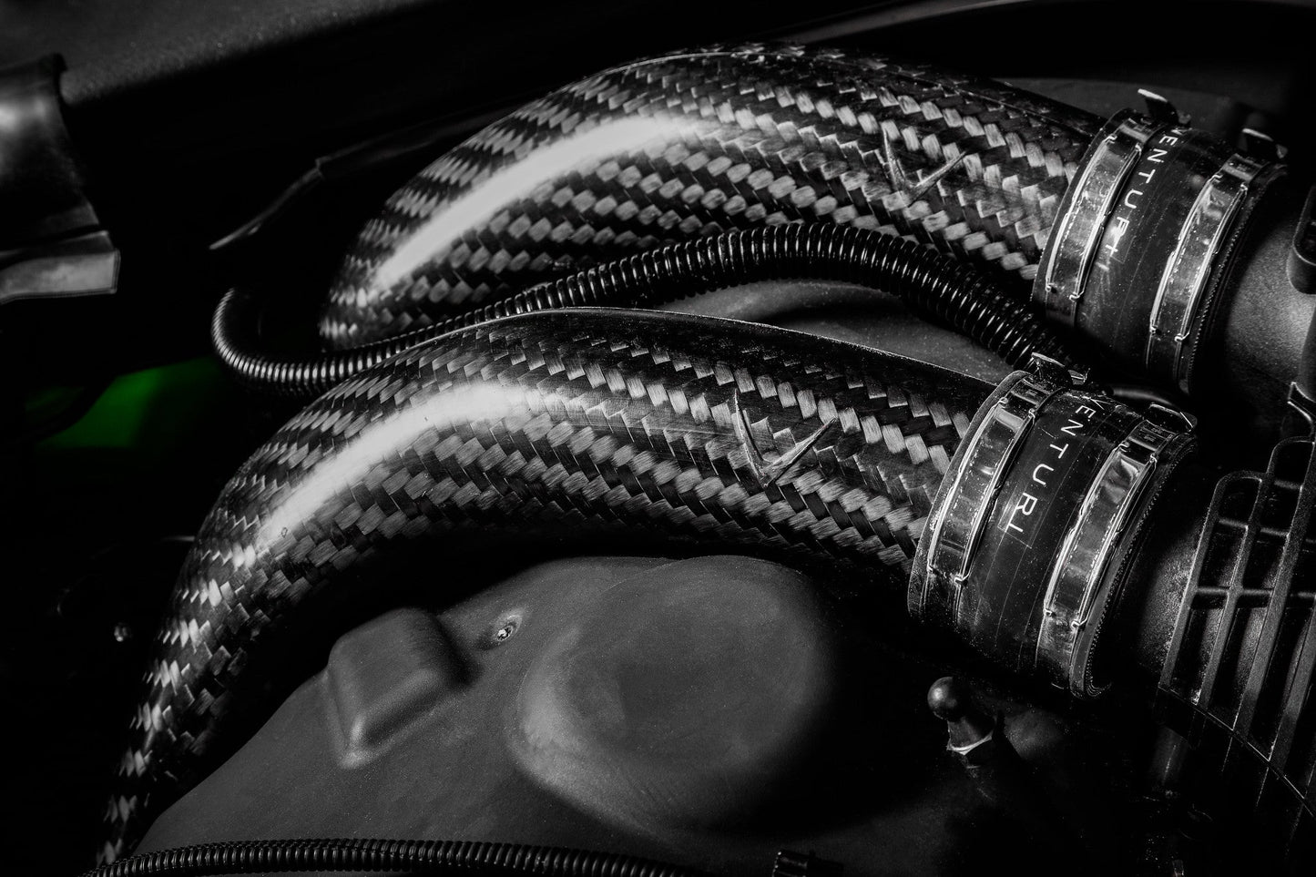 Eventuri BMW F8X M2C M3 M4 S55 ブラックカーボンチャージパイプセット - マット