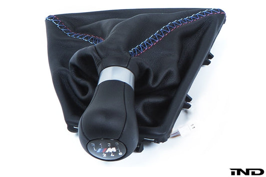 IND F8X M3 / M4 トリコロールレザーシフトブーツセット - クロスステッチ