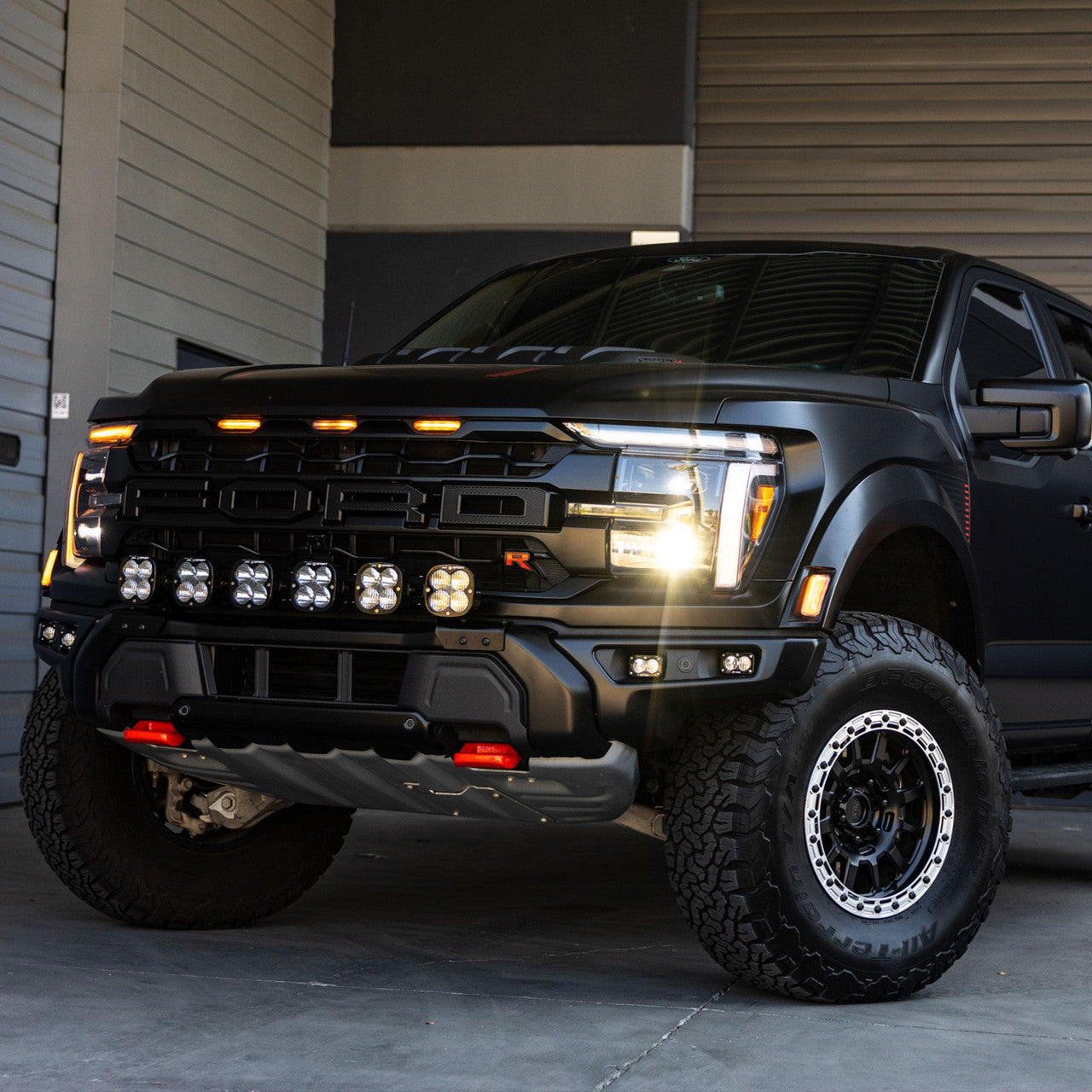 Baja Designs 6 XL リンカブル バンパーライトキット - 2024-2025 フォード F-150 ラプター R37用