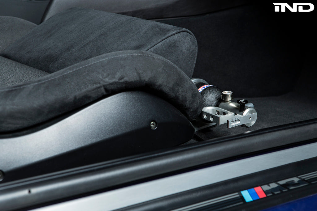 Fall-Line Motorsports クイックリリース 消火器キット