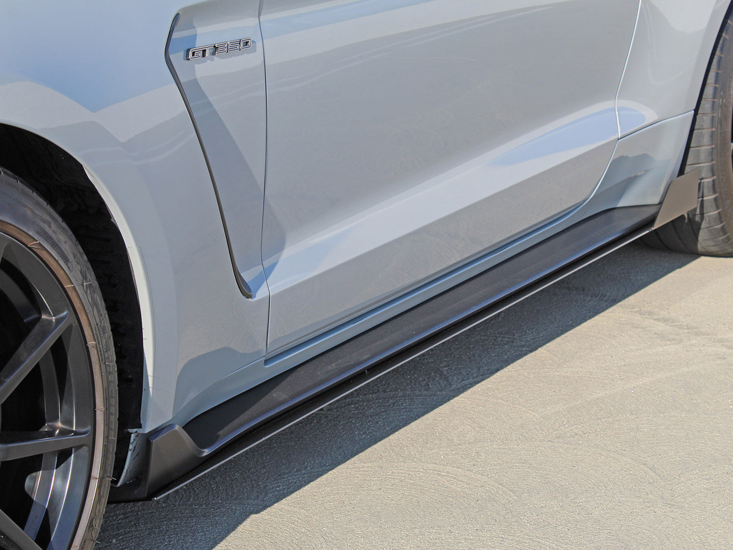 Rally Innovations 2016-2020 フォード シェルビー GT350 スプリッターパッケージ [FO-P8J-PKG-05]