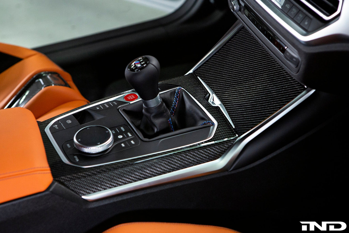 IND G8X M2 / M3 / M4 トリコロールシフトブーツ - クロスステッチ