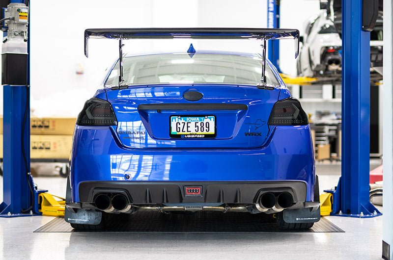 OLM エボリューションテールライト（スモークレンズ・ブラックベース・ホワイトバー） - 2015-2021 WRX / STI