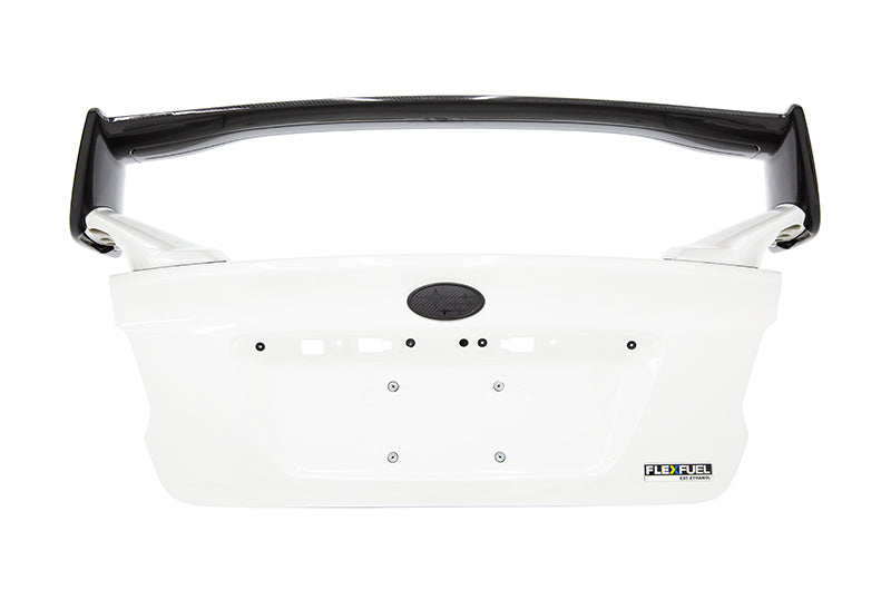 OLM STIスタイル カーボンファイバー／グロスブラック スポイラー（ベース無し） - 2015年以降 WRX／STI用