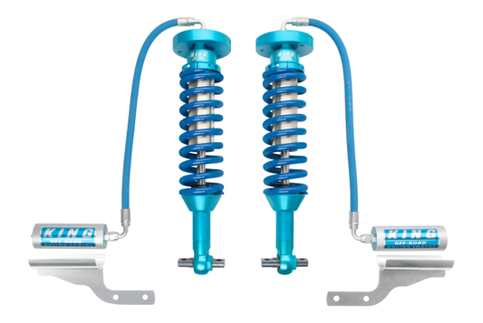 King Shocks 2015年以降フォード F150 2WD フロント 2.5インチ径 リモートリザーバー付きコイルオーバー（ペア）