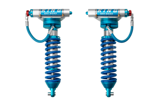 King Shocks 三菱 L200/トライトン フロント 直径2.5インチコイルオーバー 調整機能付き（ペア）