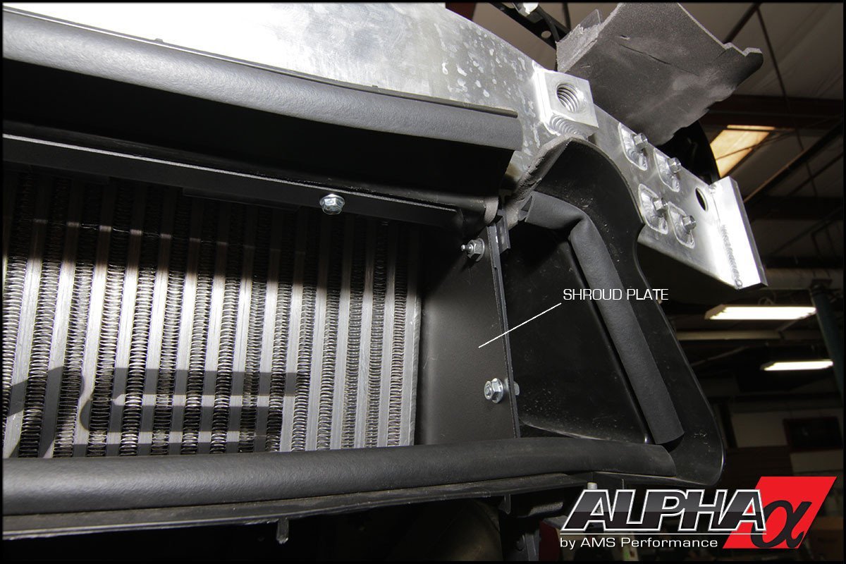 AMS Performance Alpha フロントマウントインタークーラー | 2009-2015 日産 R35 GT-R (ALP.07.09.0008)