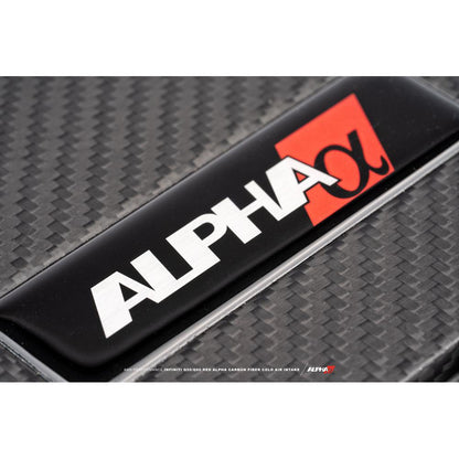 AMS Performance Red Alpha カーボンファイバー コールドエアインテーク | 2016-2024 Infiniti Q50 / Q60 VR30DETT (ALP.28.08.0001-2)