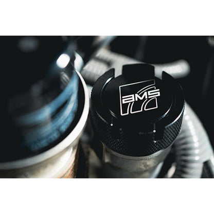 AMS Performance スバル ビレット エンジンオイルキャップ | 2004-2021年式 スバル WRX STI、2002-2023年式 スバル WRX対応 (AMS.50.06.0011-1)
