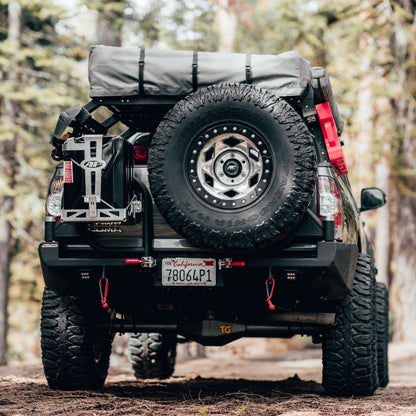 All-Pro Off-Road アルミ製ジェリカンホルダー（デュアルスイングアウトバンパー用）