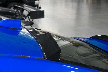 OLM グロスブラック リアルーフスポイラー - 2022年以降 WRX