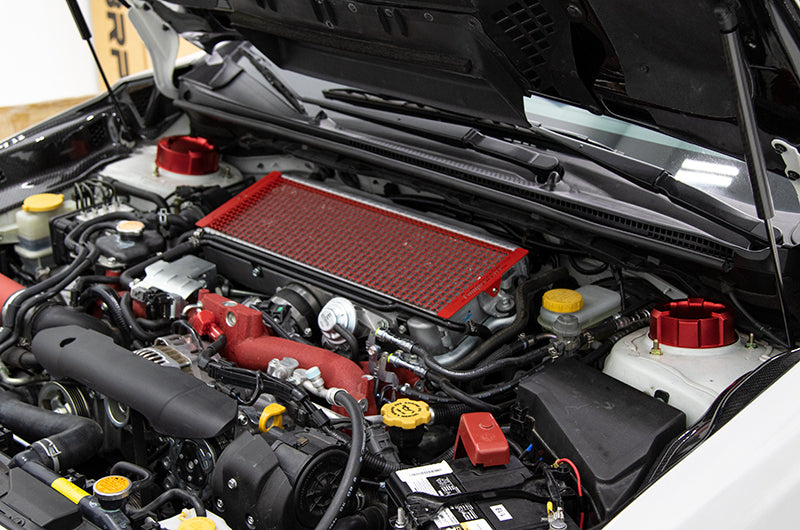 OLM アッパーサスペンションマウントカバー ブルー － 2015-2021 スバル WRX / STI 用