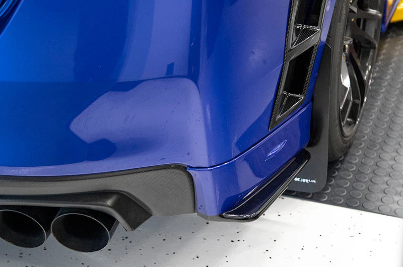 OLM ペイントマッチド／グロスブラック リアバンパーリップ - ワールドラリーブルー - 2015-2021 スバル WRX / STI用