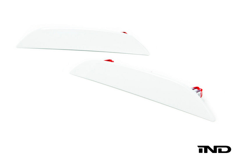 iND f90 m5 painted rear reflector set - iND Distribution
