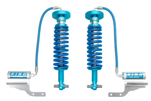 King Shocks 2015年以降 フォード F150 4WD フロント 2.5インチ径 リモートリザーバー コイルオーバー（ペア）