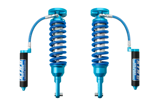 King Shocks 99-06 三菱モンテロDi-D フロント 2.5インチ径 コイルオーバー（ペア）