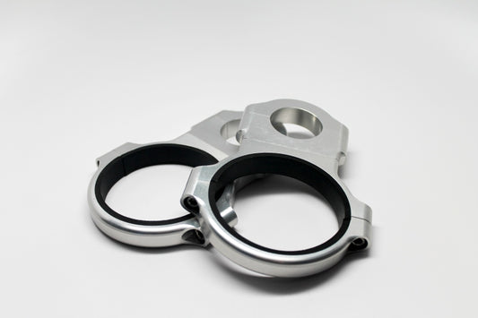 Fuelab ケージマウント フューエルポンプ 鋳造ブラケットセット - 各ポンプ用ブラケット2個入り