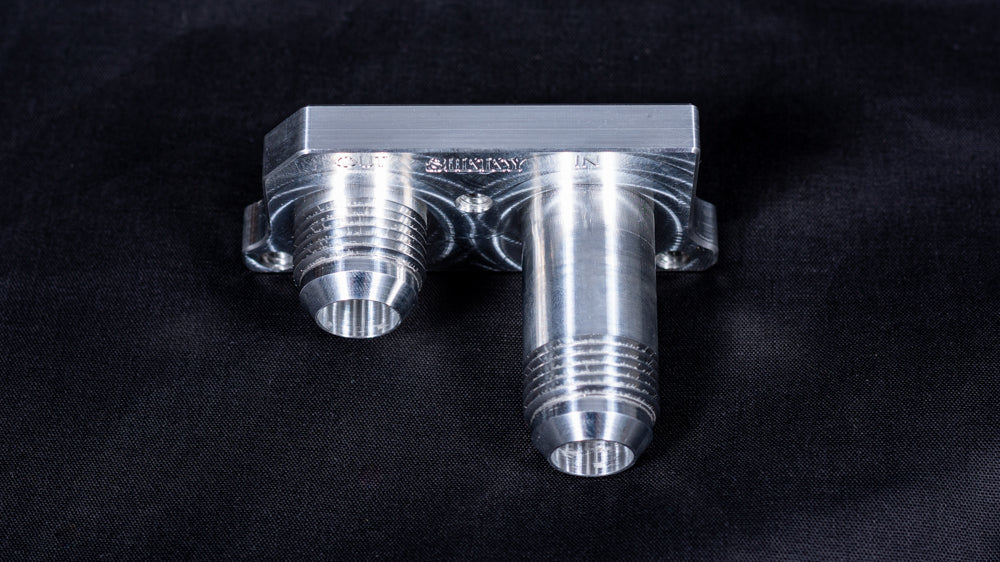 Sikky Manufacturing - オイルパン アダプターブロック、ボトムポート -10ANオイルライン ニップルスタイル リモートオイルフィルター ライン用 (SM-OPB-01)