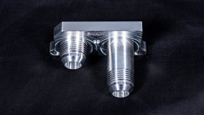 Sikky Manufacturing - オイルパン アダプターブロック、ボトムポート -10ANオイルライン ニップルスタイル リモートオイルフィルター ライン用 (SM-OPB-01)