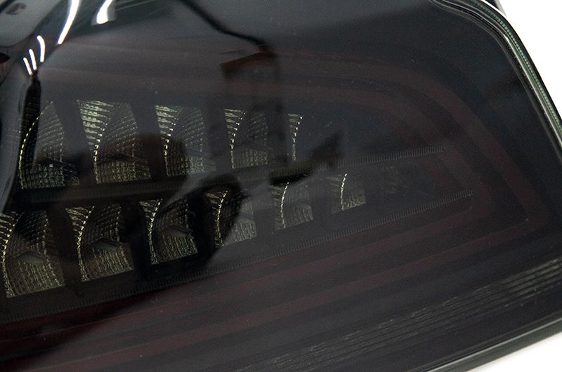 OLM Spec CRテールライト（スモークレンズ・ブラックベース）- 2015-2021 スバル WRX & STI