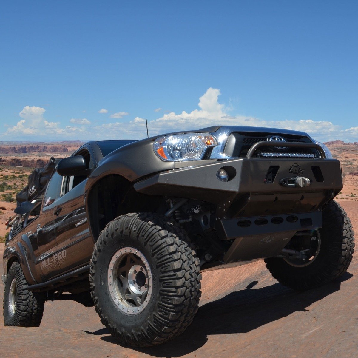 All-Pro Off-Road タコマ用 APEX アルミ フロントバンパー（2005-2015）