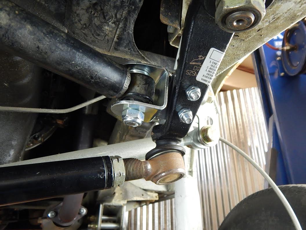 Low Range Off-Road サムライ用 ステアリングスタビライザーブラケット（3インチドロップ ピットマンアーム用）
