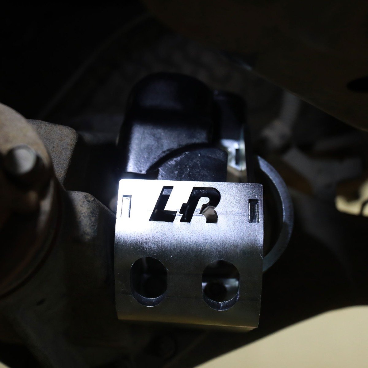 Low Range Off-Road トヨタ 電動Eロッカーモーターガード