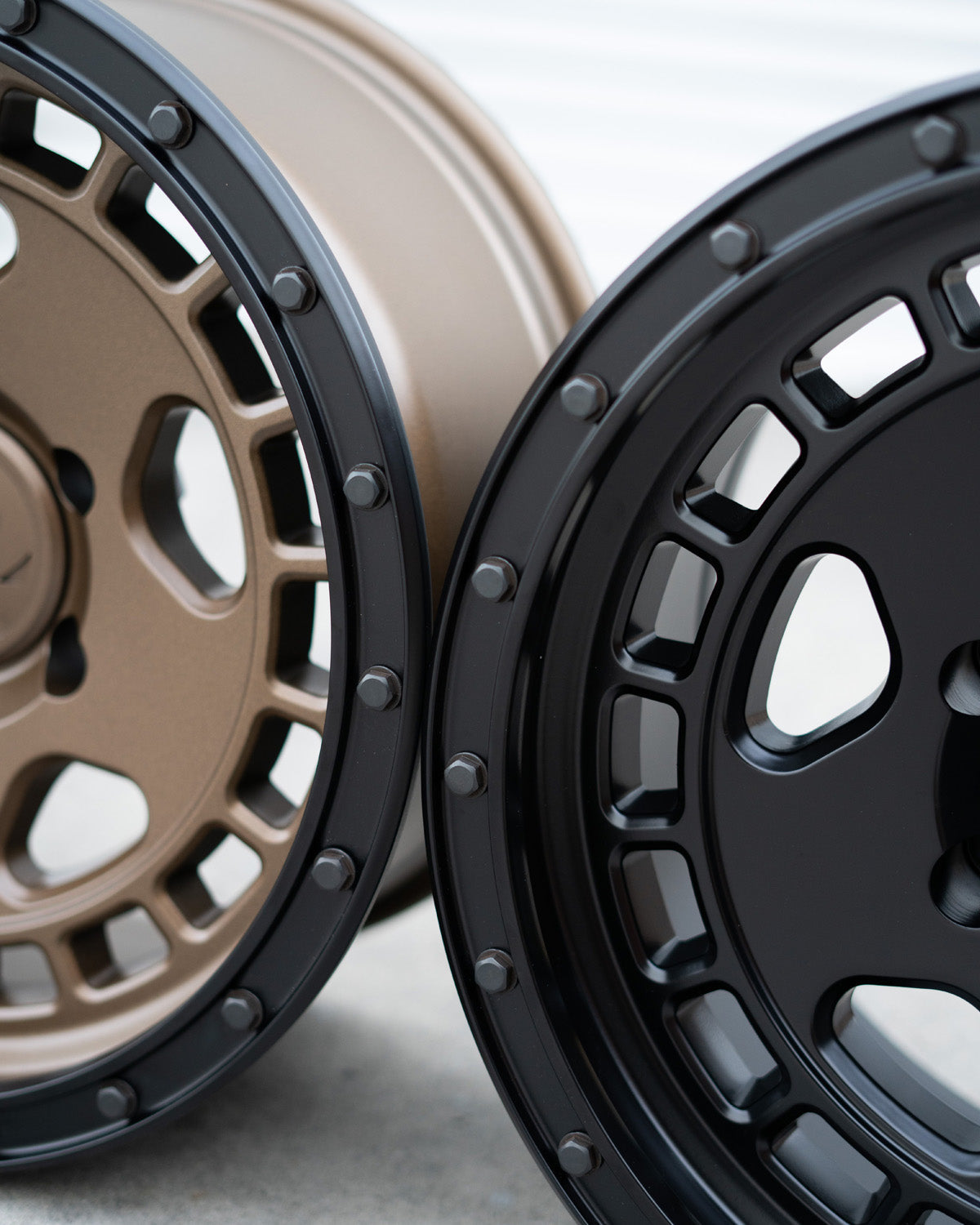 fifteen52 52 HD ボルト _ ブラック