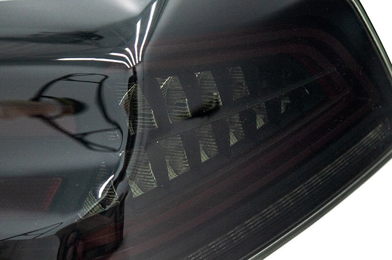 OLM Spec CRテールライト（スモークレンズ・ブラックベース）- 2015-2021 スバル WRX & STI