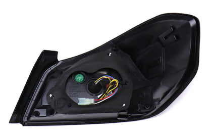 OLM エボリューション テールライト（スモークレンズ、ブラックベース、レッドバー）- 2015-2021 WRX / STI
