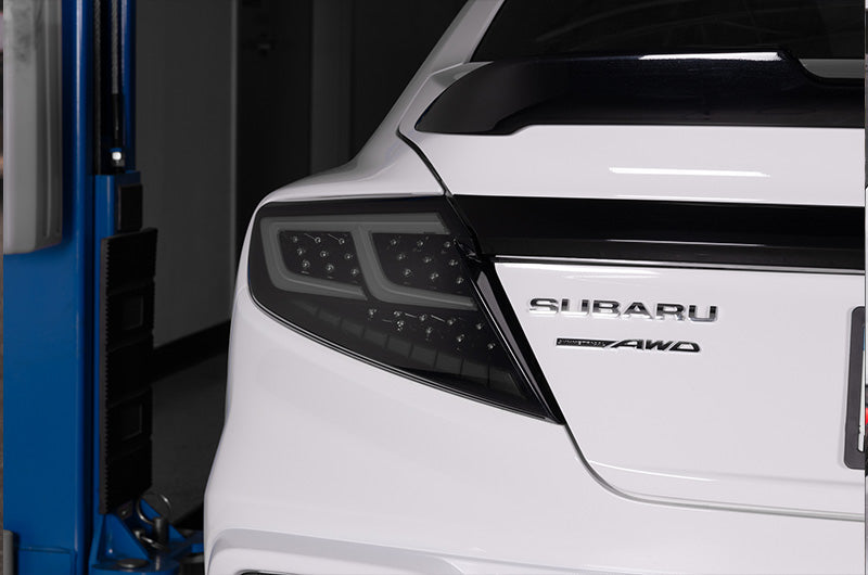 OLM Spec-AR LEDテールライト（スモークレンズ／ブラックベース／ホワイトバー） - 2022年以降WRX